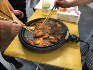 放課後等デイサービスてとてぶた丼